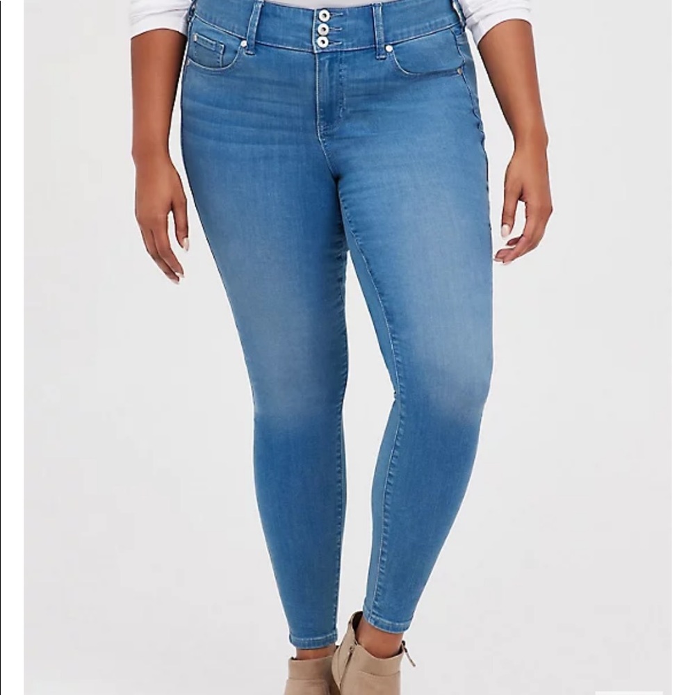 TORRID Super Soft Eco Medium Wash Size 14R High Rise Super Skinny Style …
